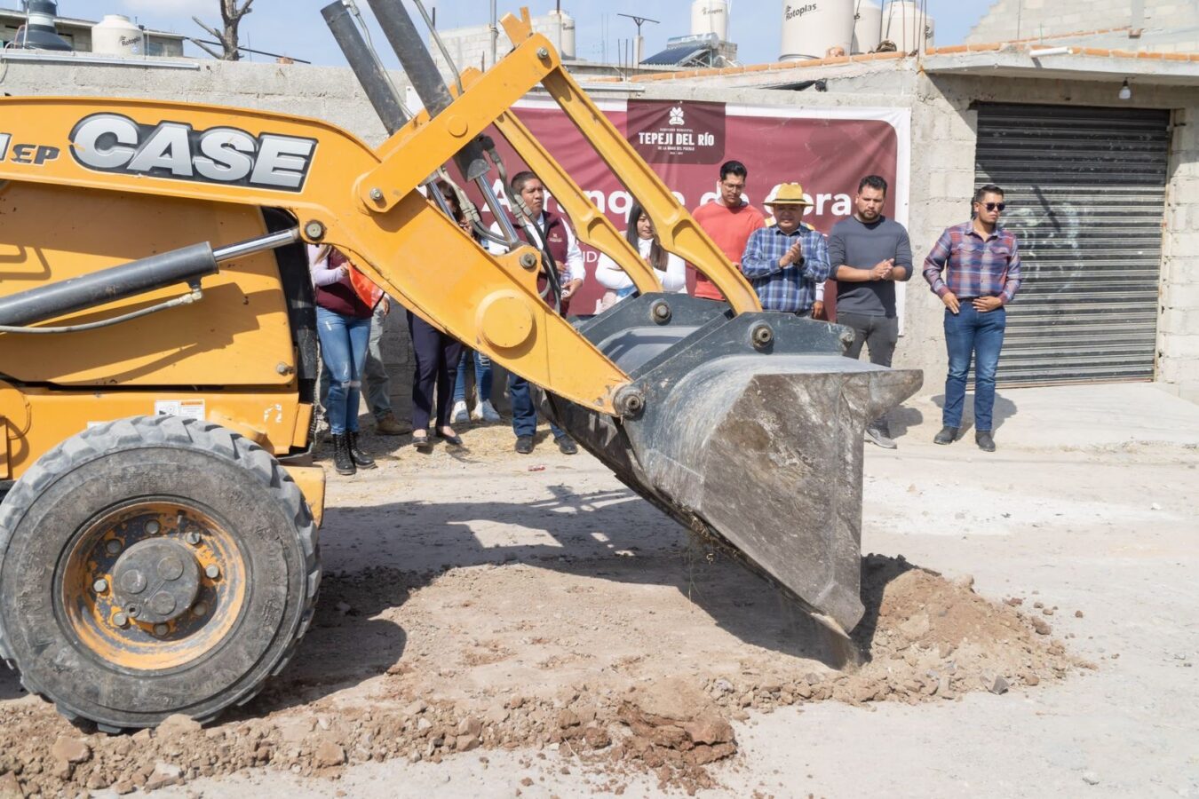 Inicia construcción de pavimento hidráulico en Santiago Tlautla