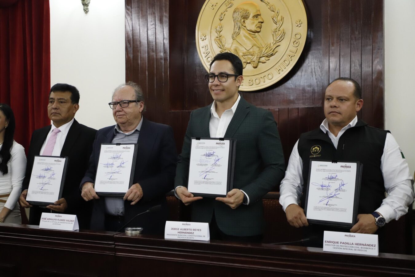 Firma Pachuca convenio con la Secretaría de Agricultura federal para el control de enjambres de abejas