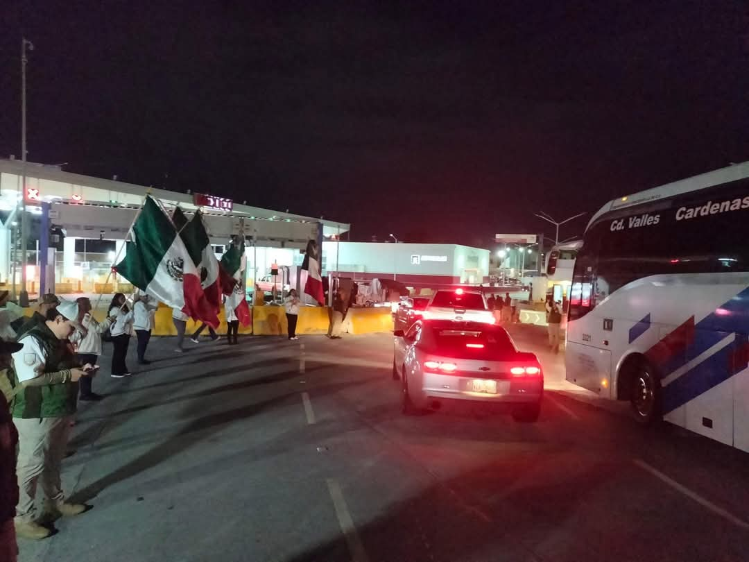 Hidalguenses regresan a su país en caravana migrante 