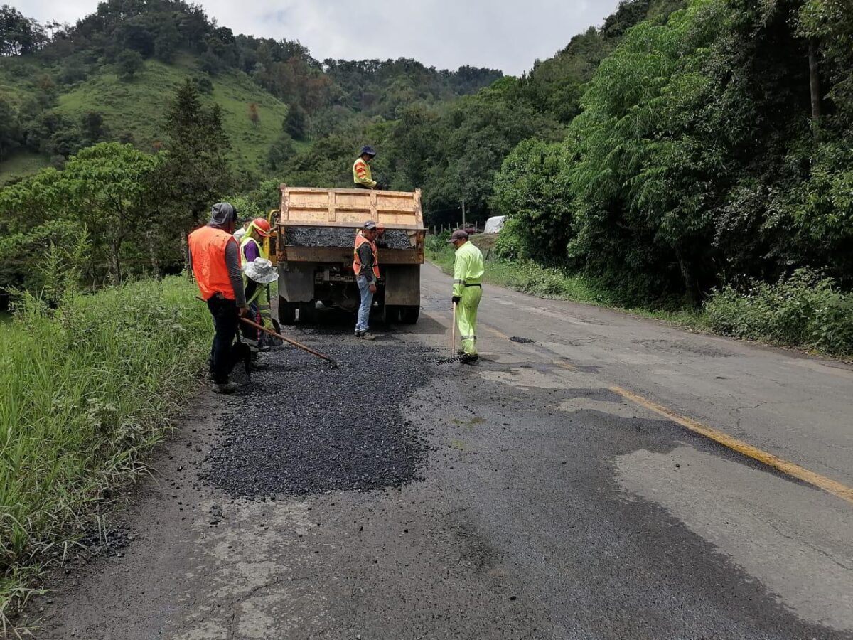 Iniciarán programa de bacheo en tramo Tlanchinol y Molango