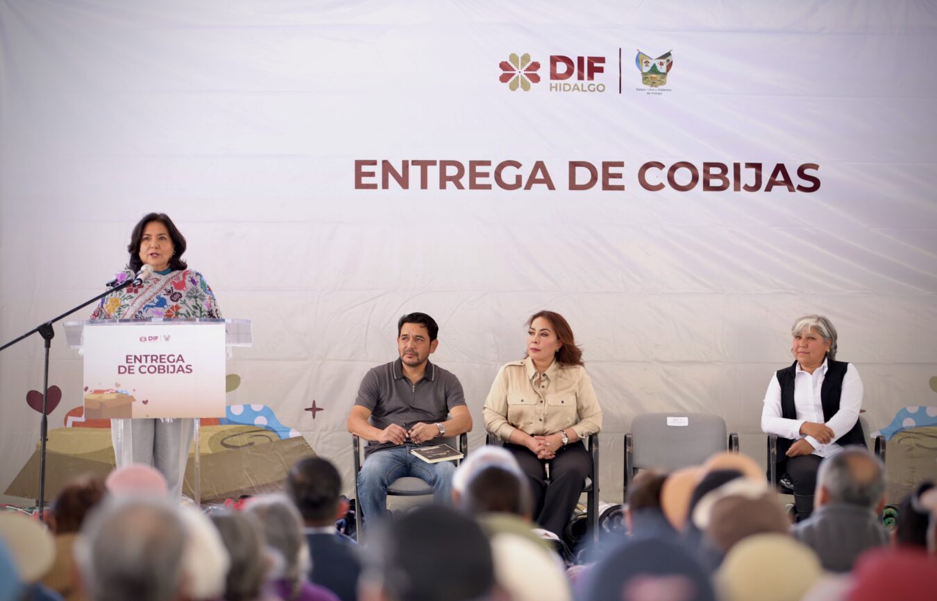 Entrega DIF Hidalgo 2 mil cobijas en Actopan