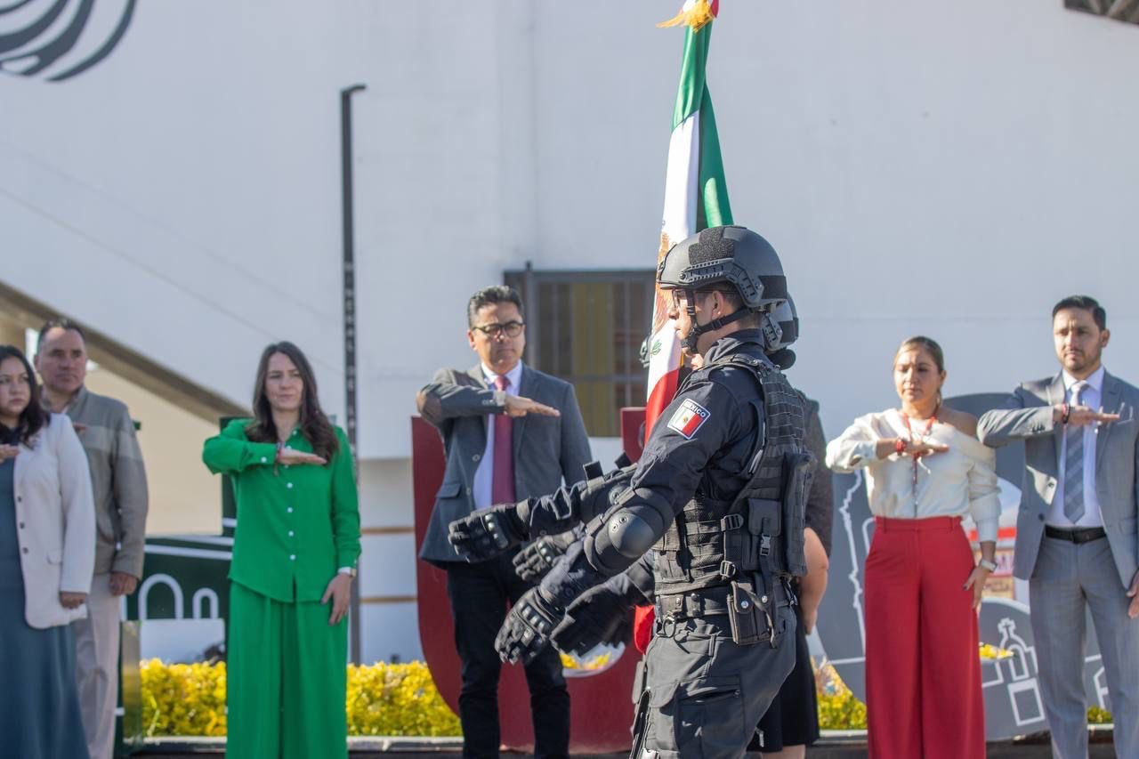 Conmemoran en Mineral de la Reforma el Día de la Bandera