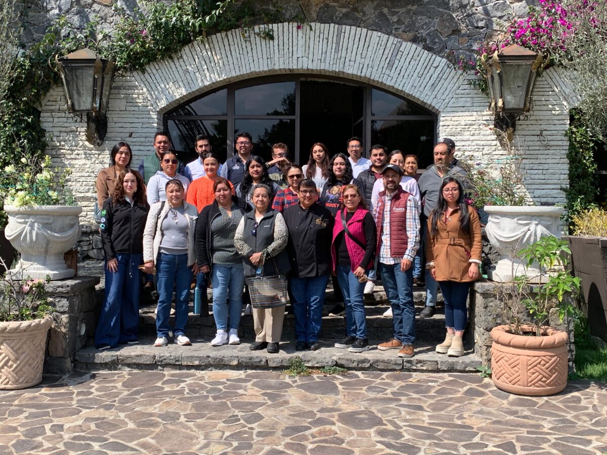 Reciben capacitación restauranteros de Huasca
