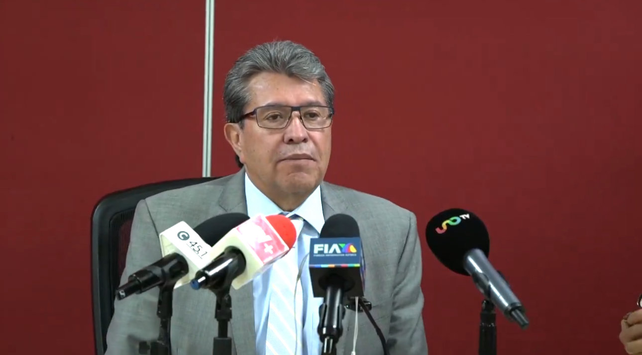 Retira Monreal iniciativa “antimemes”.