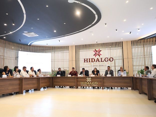 Firman convenio para facilitar el pago del impuesto predial