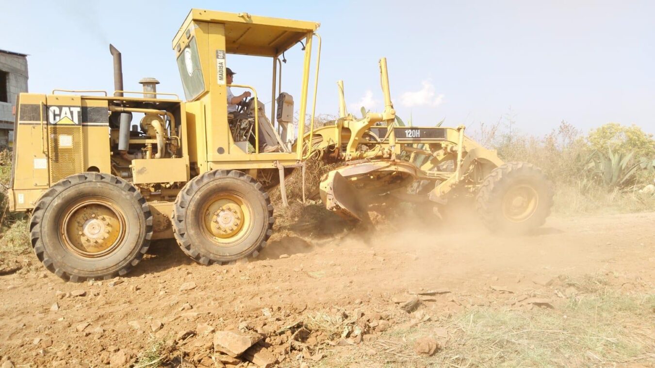 Implementa Felipe Lugo programa para rehabilitar caminos de terracería