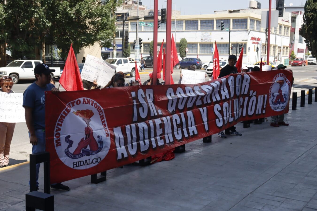 Protestan en Palacio de Gobierno por inseguridad en Tizayuca