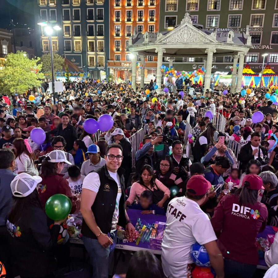 Festejan a miles de niñas y niños en su día en Pachuca