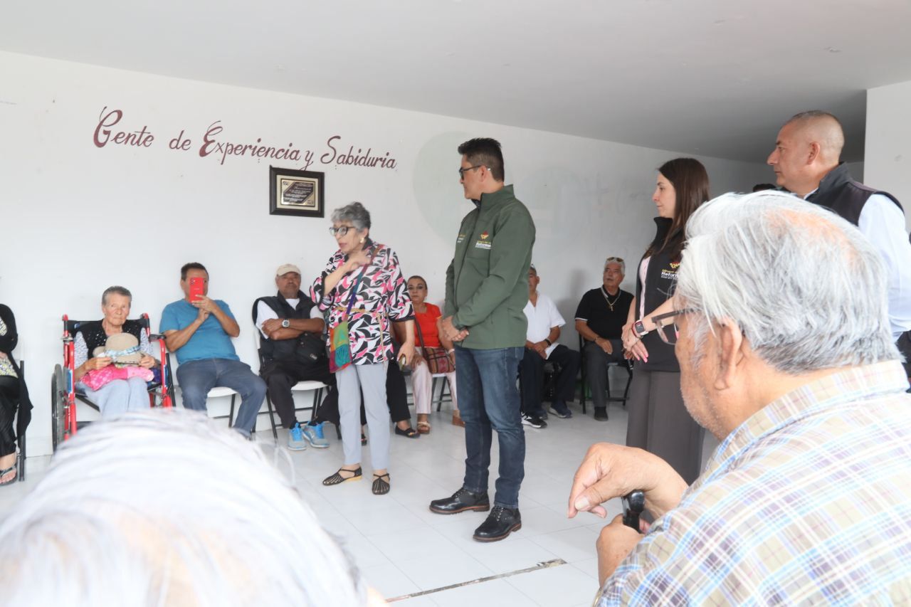 Logra Mineral de la Reforma acuerdo con adultos mayores de Cipreses