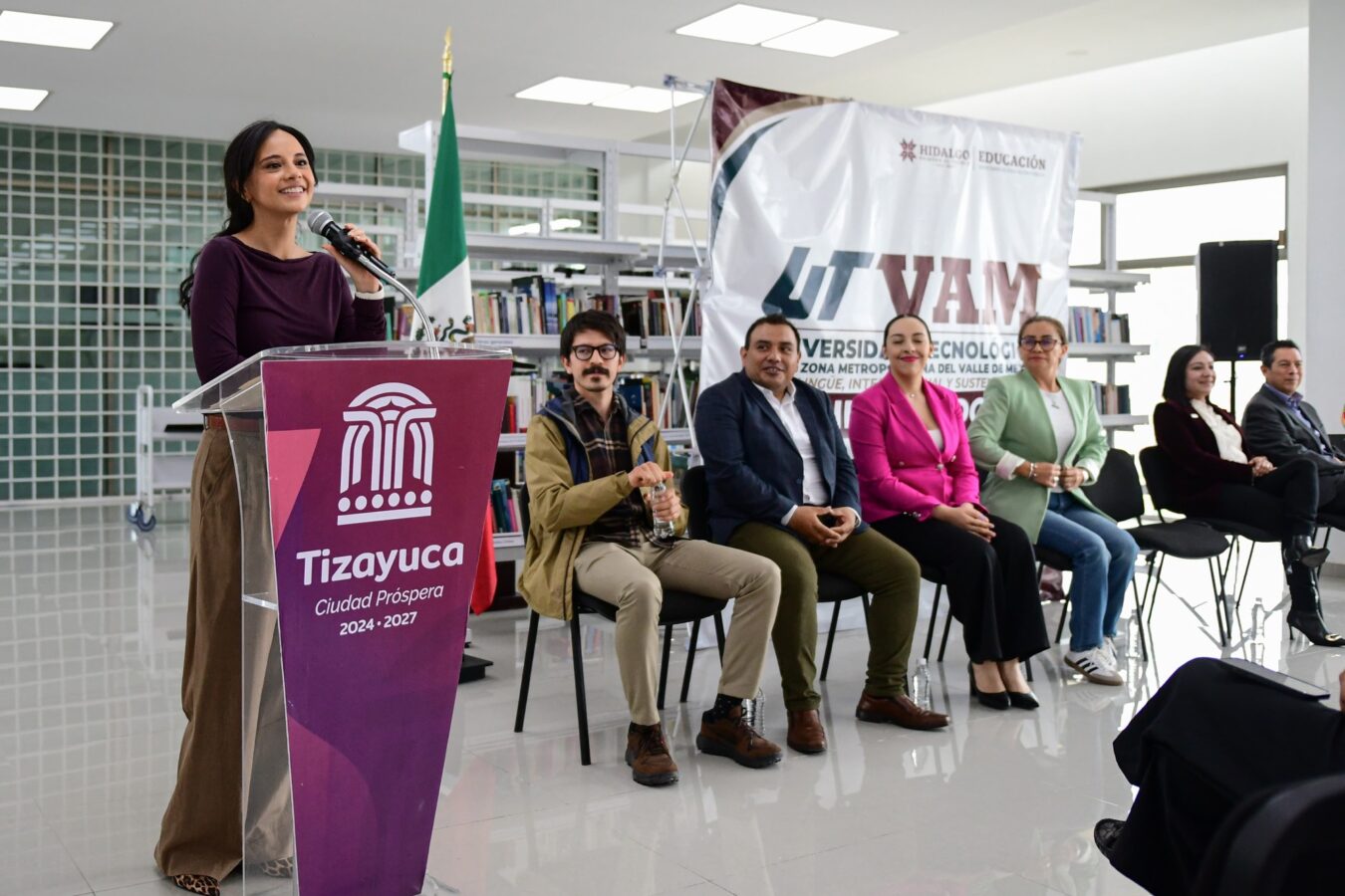 Reafirma Gretchen Atilano compromiso con la educación en Tizayuca