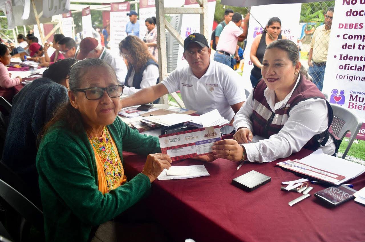 Continúa pago de pensiones y programas del Bienestar 