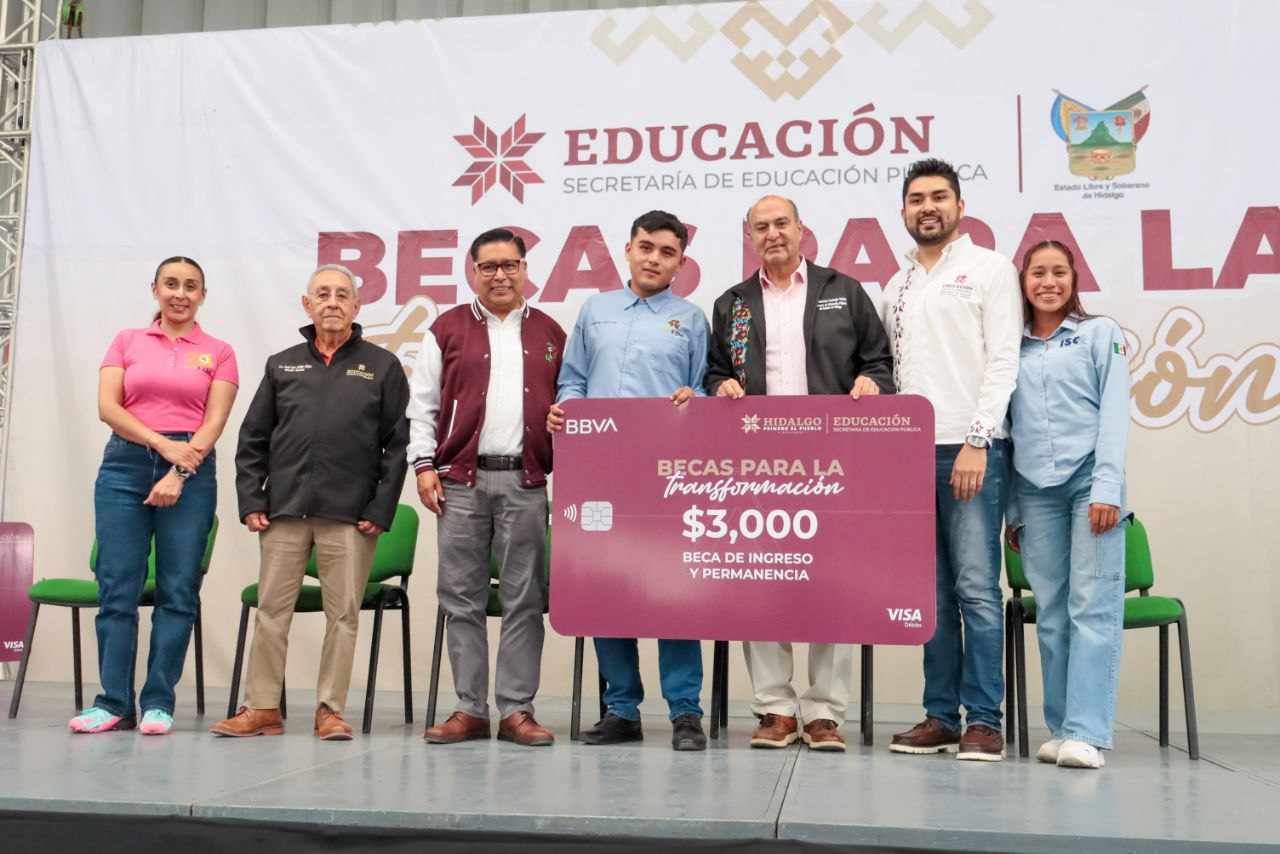 Inicia entrega de tarjetas “Becas para la Transformación”