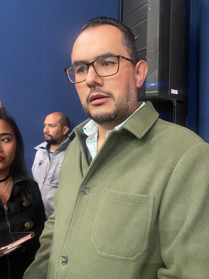 Niega presidente del PRI crisis financiera.