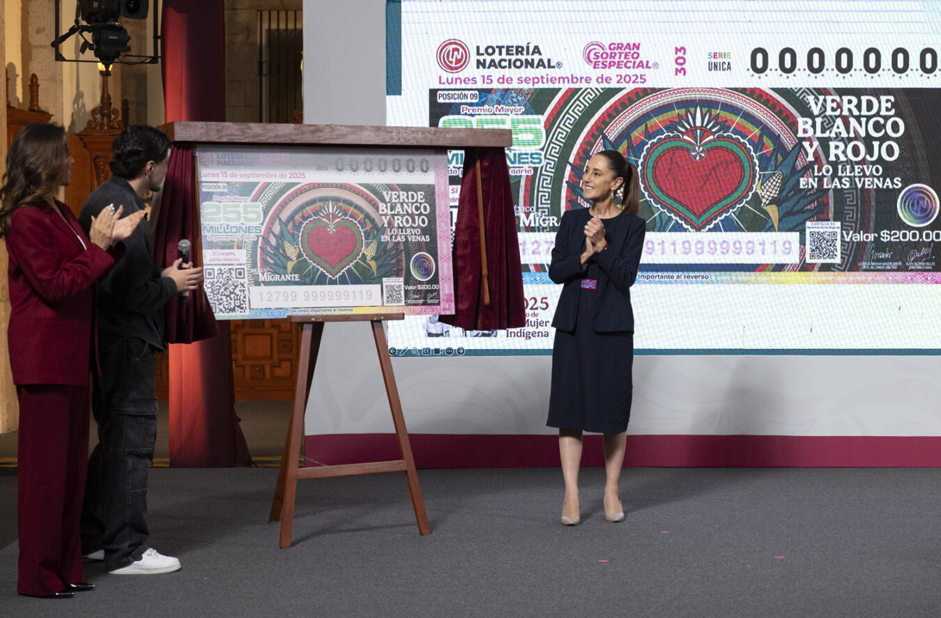 Presenta Lotería Nacional billete conmemorativo del 15 de septiembre 