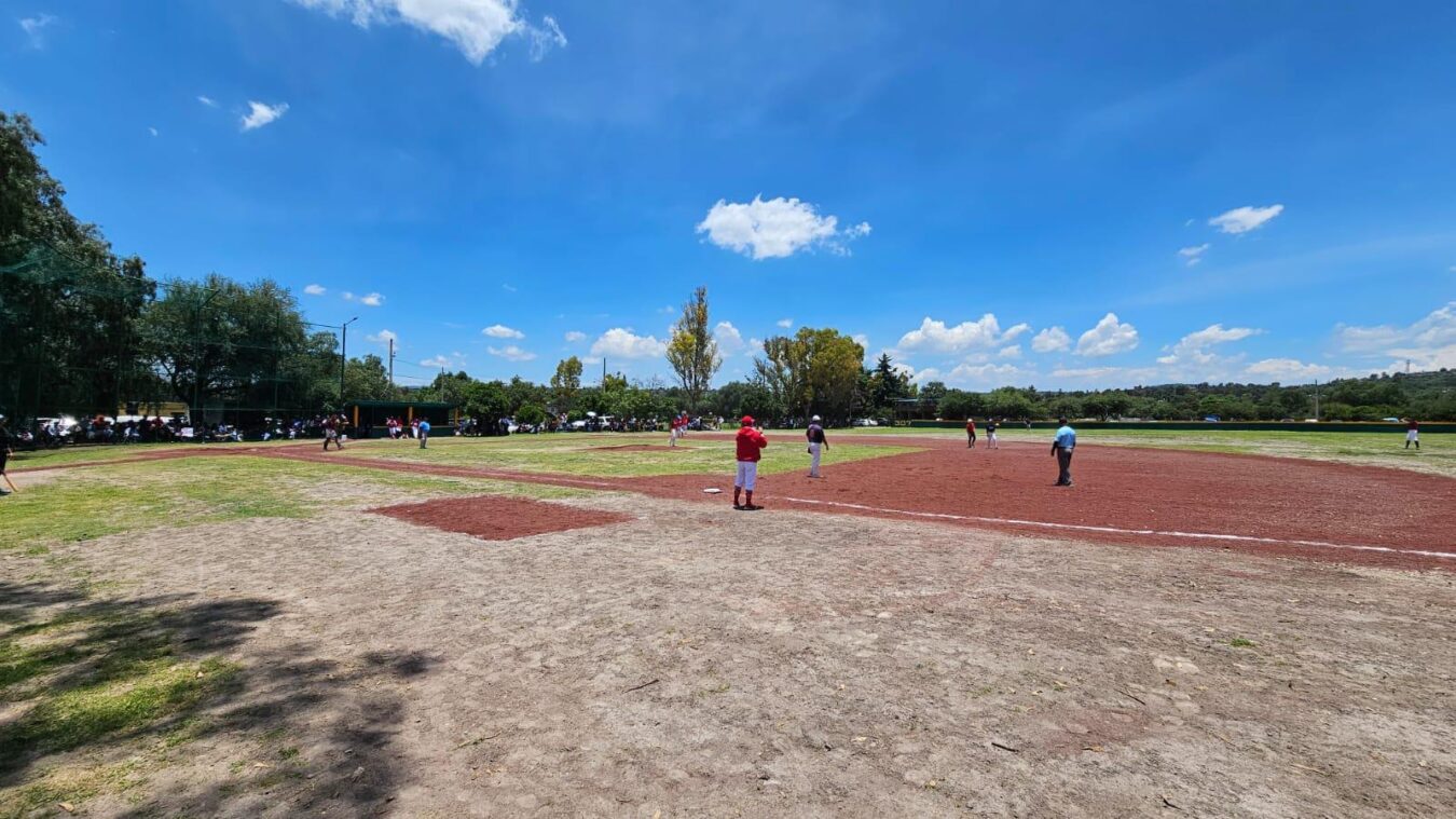 Inauguran nuevo campo de béisbol en El Carmen, en Tula de Allende