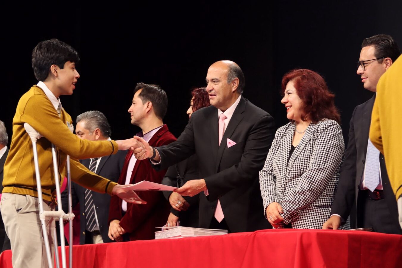Entrega SEPH 420 certificados a estudiantes de la Técnica 1 de Pachuca