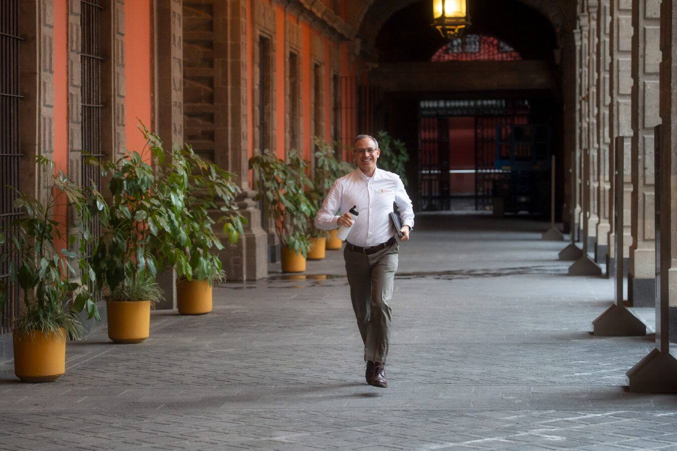 Tras críticas, defiende Sheinbaum nombramiento de López Gatell