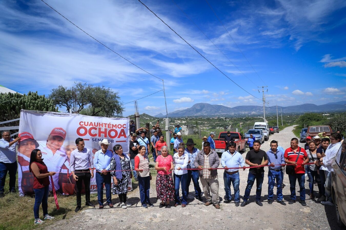 Cuauhtémoc Ochoa gestiona ampliación de red eléctrica.