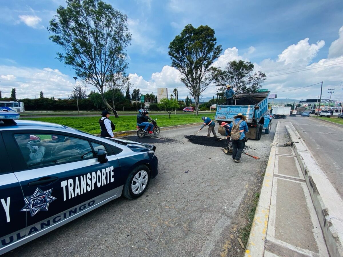 Intensifican labores de bacheo en Tulancingo 