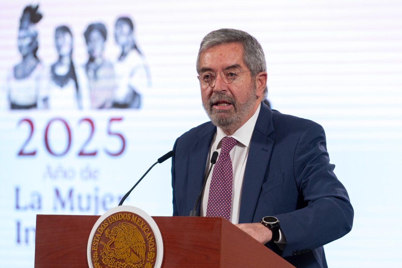 Nuevo modelo de atención en consulados mexicanos: canciller 