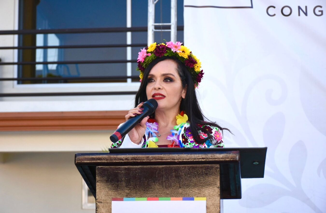Paloma Barragán rinde primer informe de actividades