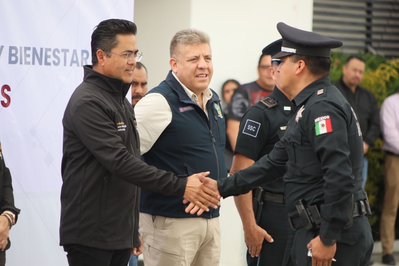 Entrega Medécigo 15 patrullas a policía municipal.