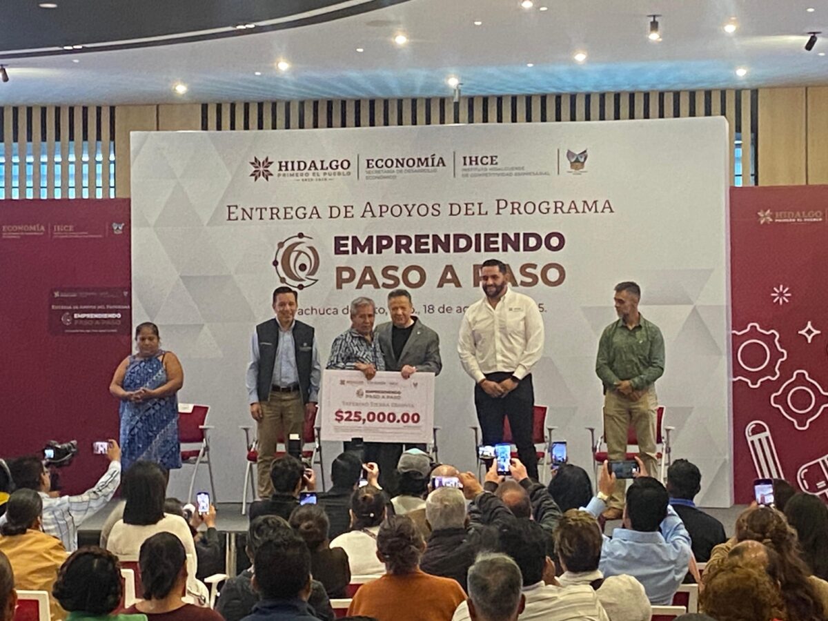 Entrega gobierno 4.7 mdp a emprendedores 