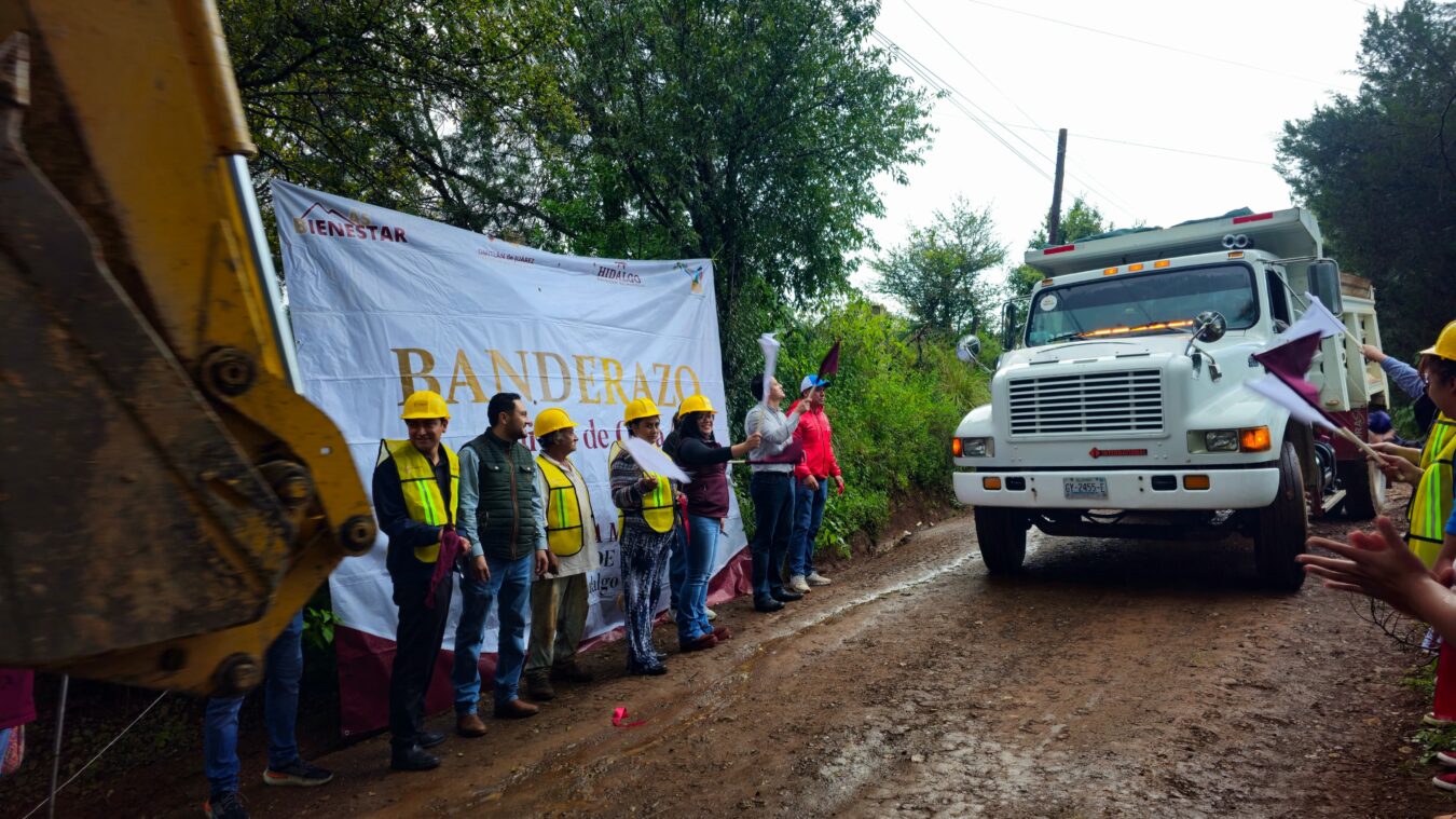 Dan banderazo de inicio de obra en 4 comunidades de Omitlán