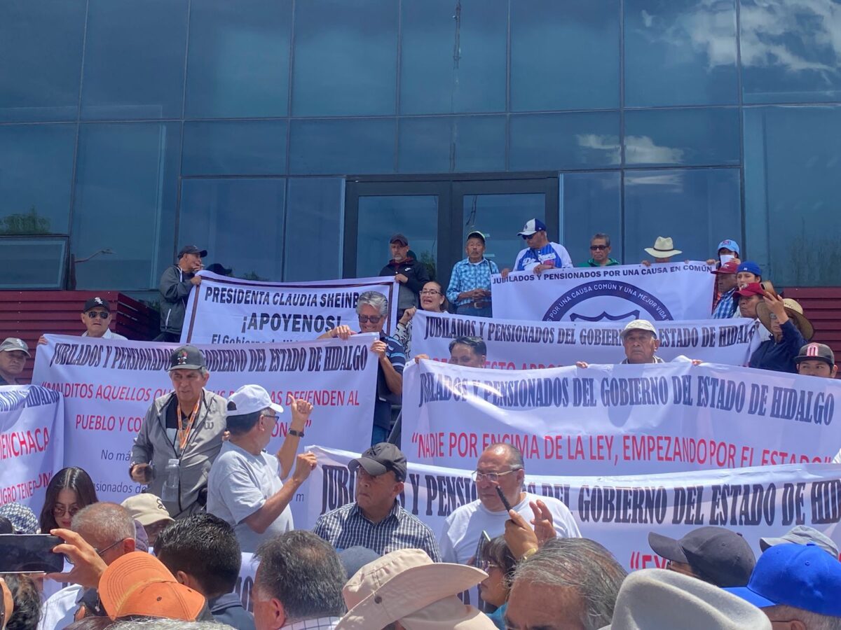 Pensionados y jubilados exigen al Ejecutivo incremento aprobado.