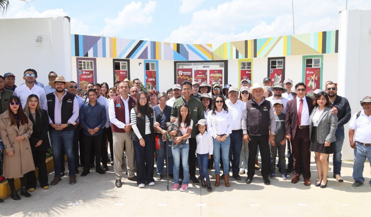 Inaugura Eduardo Medécigo el Hospital Veterinario de Mineral de la Reforma “Con Garra”