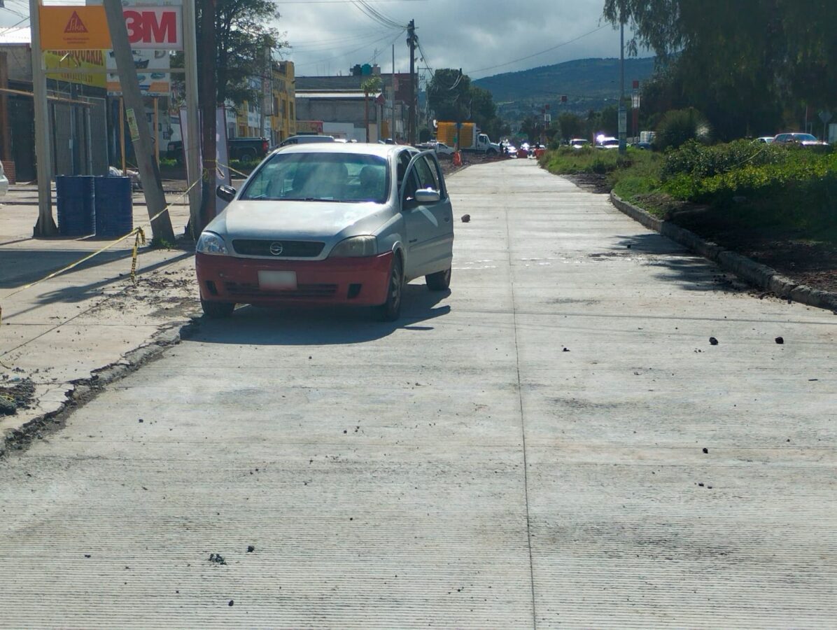 En riesgo obra millonaria por automovilistas inconscientes