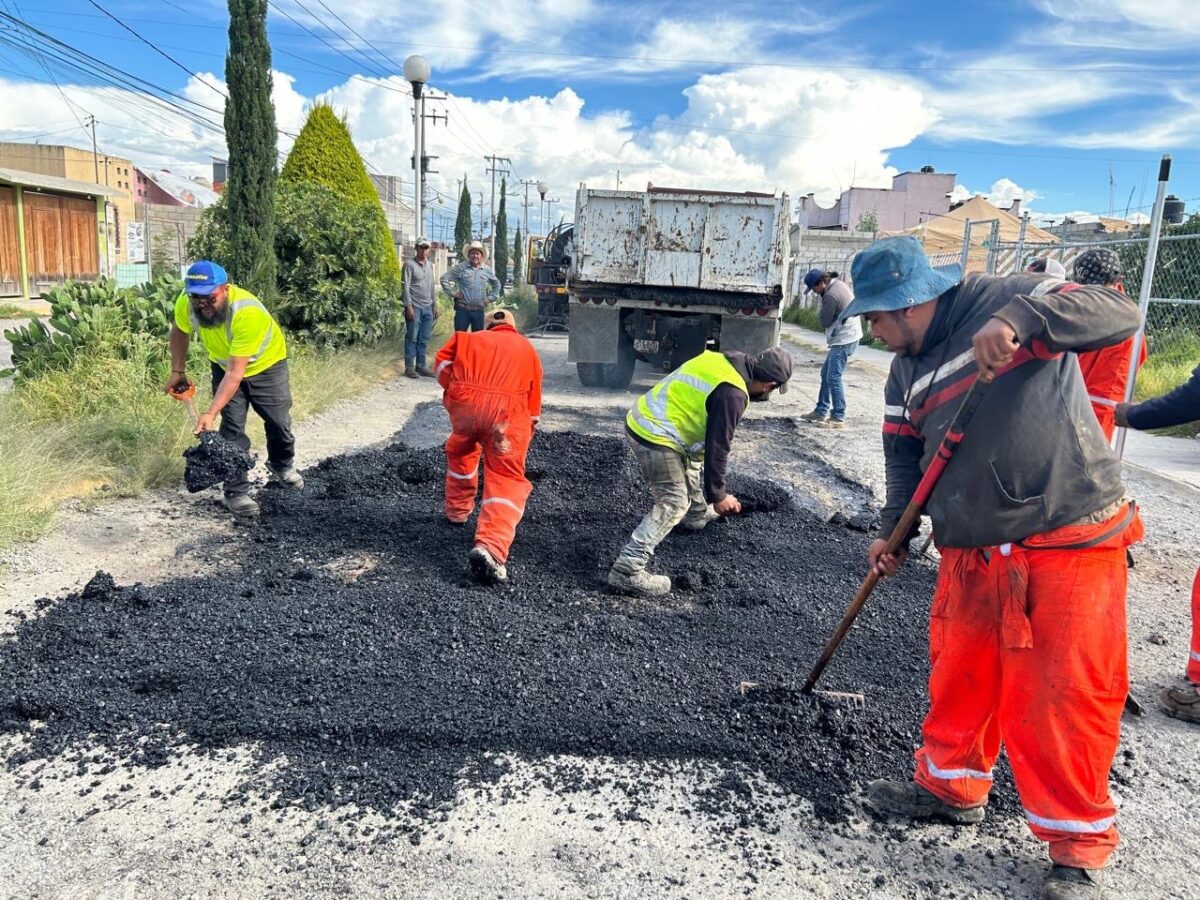 Intensifican programa de bacheo en Zempoala