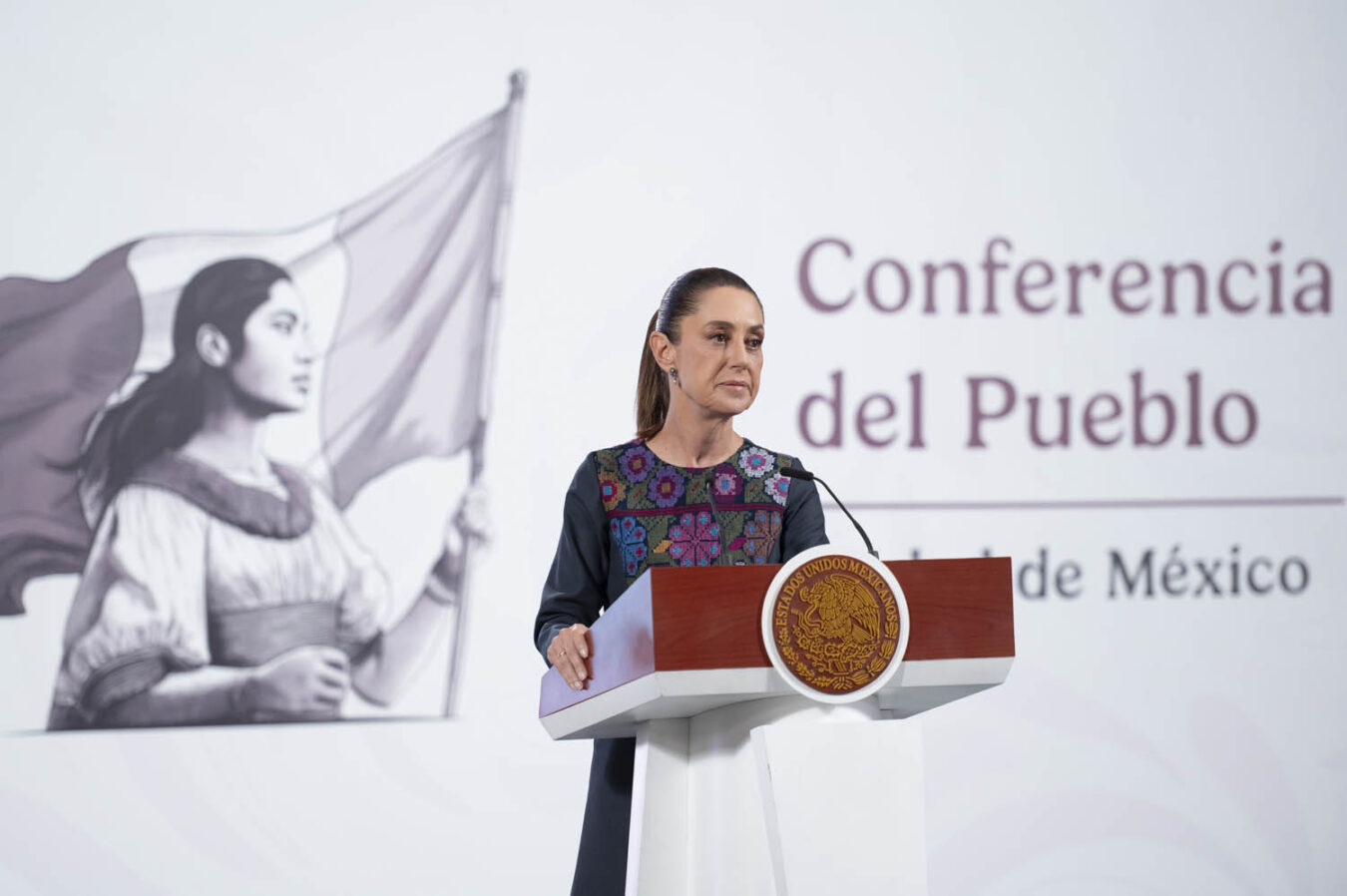 Lamenta Sheinbaum explosión de pipa en la Ciudad de México