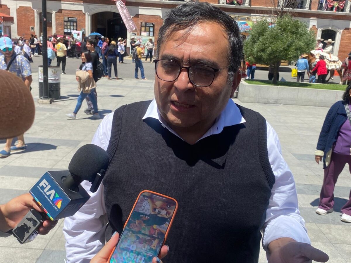 Continúa Tonatiuh Herrera recolección de firmas para Revocación del Mandato.