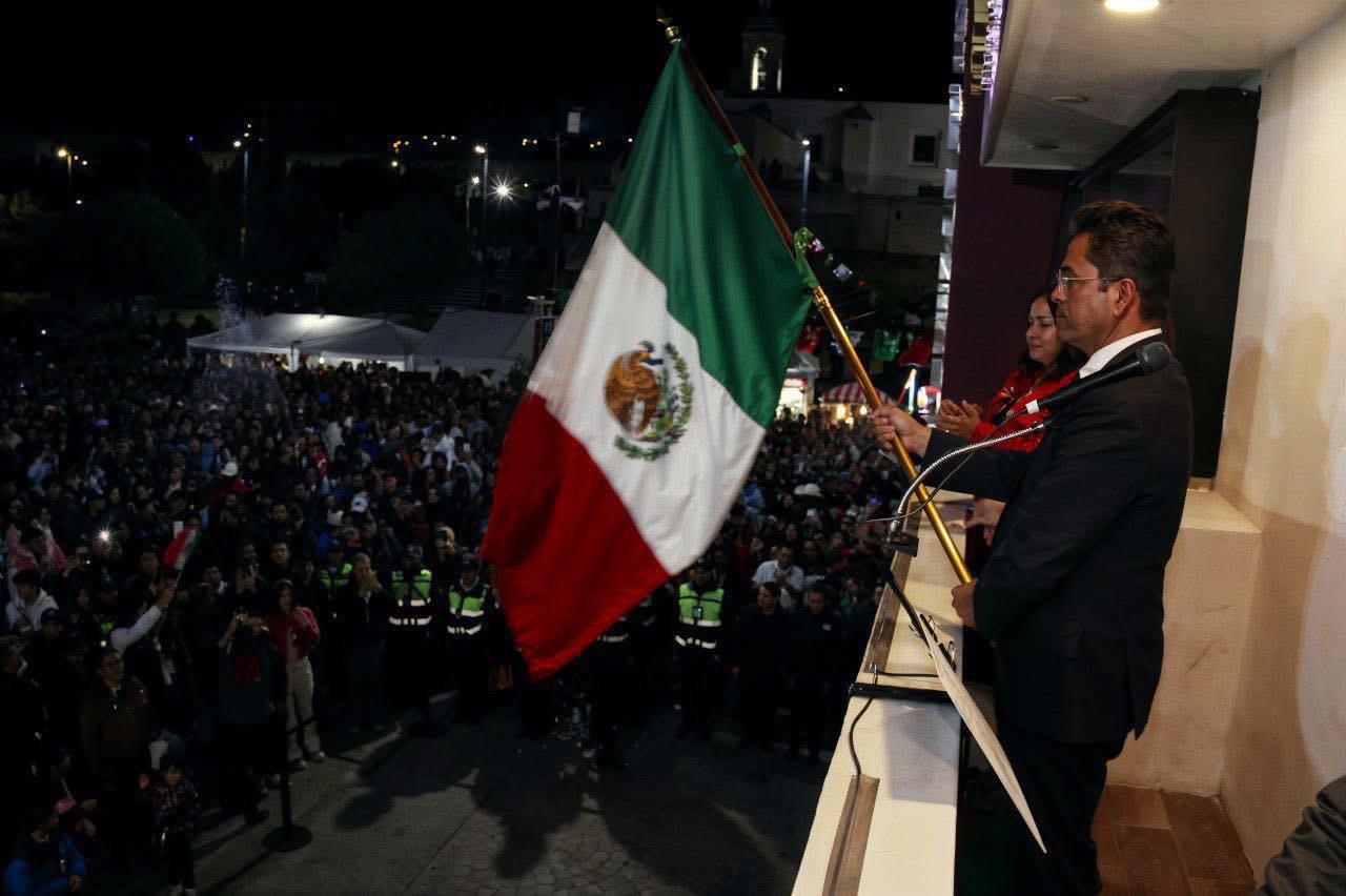 Ceremonia de Independencia supera 10 mil asistentes, en Mineral de la Reforma