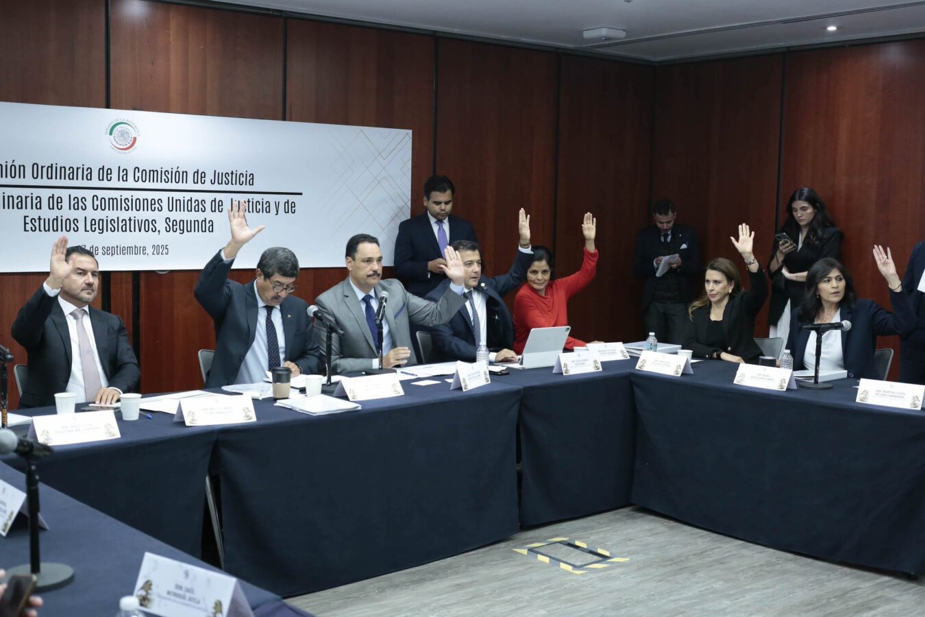 Senado manda a Parlamento Abierto iniciativa presidencial.