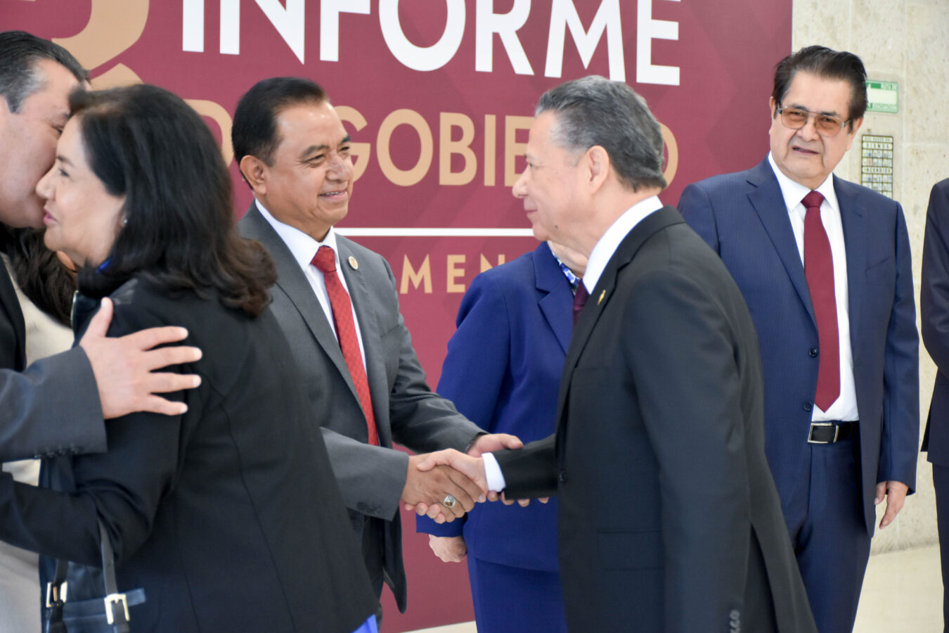 Congreso de Hidalgo recibe tercer Informe de Julio Menchaca.