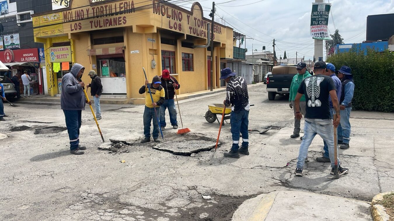 Impulsa Mineral de la Reforma programa semanal de bacheo