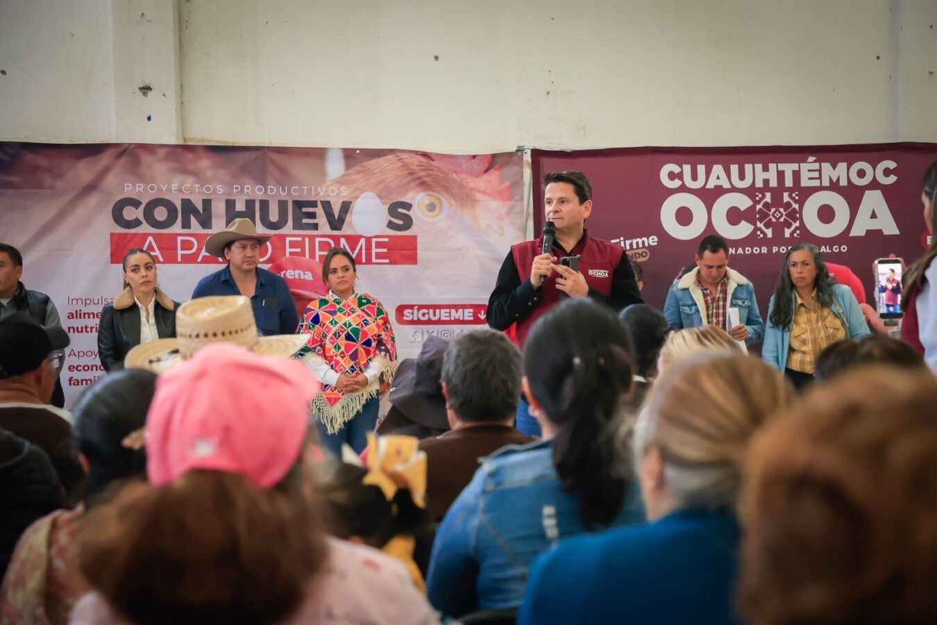Cuauhtémoc Ochoa rinde informe en los 18 distritos locales electorales.