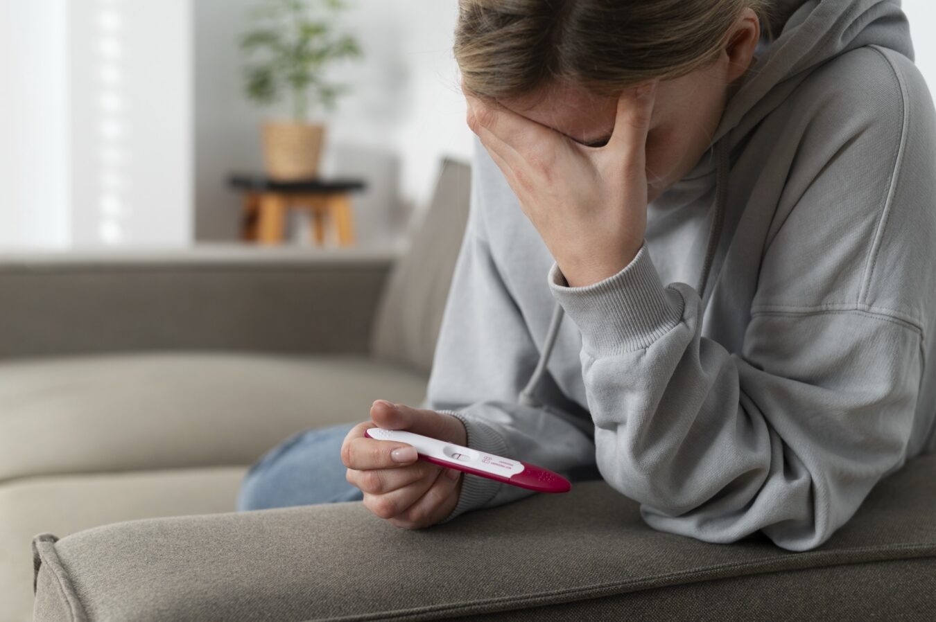 Busca IMSS prevenir embarazo no deseado en adolescentes
