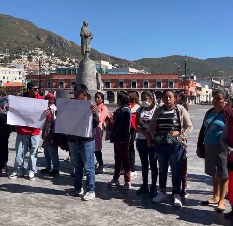 Protestan por falta de apoyo en comunidades de Tianguistengo.