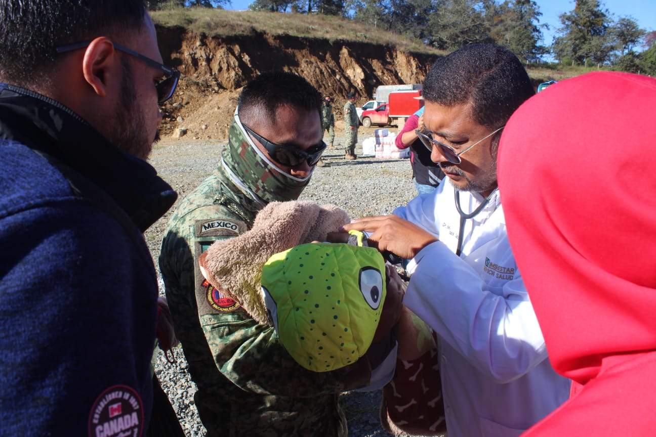Realizan traslado aéreo de menor para atención médica urgente
