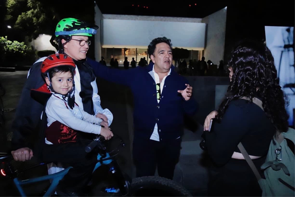 Obsidiana fusiona ciencia y cultura en noche astronómica en el Museo de Antropología