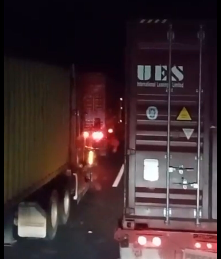 Ciudadanos denuncian abandono oficial ante bloqueos carreteros rumbo a Morelia