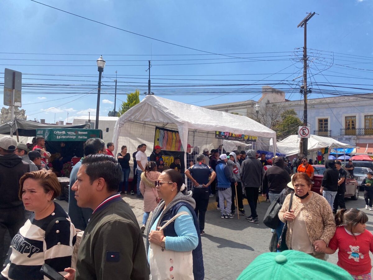 Se enfrentan comerciantes y  la FOIDEH en el centro de Pachuca