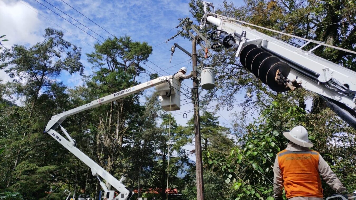 19 mil 700 usuarios permanecen sin energía eléctrica 