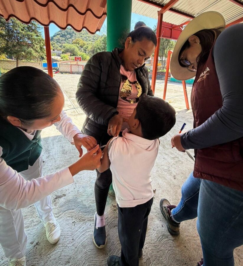 Refuerzan vacunación en Huasca de Ocampo