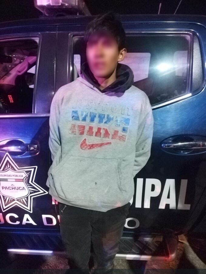 Detienen a menor en posesión de sustancias ilícitas en Pachuca