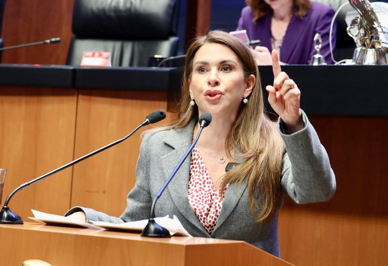 Senadoras cuestionan a Mario Delgado por crisis educativa y  huachicol fiscal.