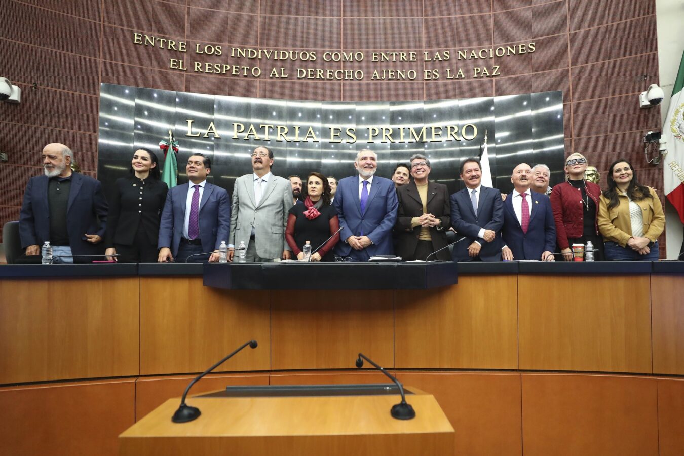 No es broma: Morena y aliados contra “las fuerzas oscuras de la derecha”. 